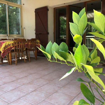 Maison D'En Face Salavas Bagian luar foto