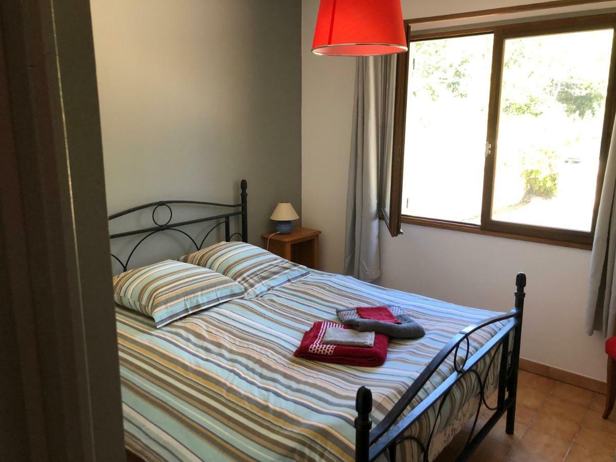 Maison D'En Face Salavas Bagian luar foto