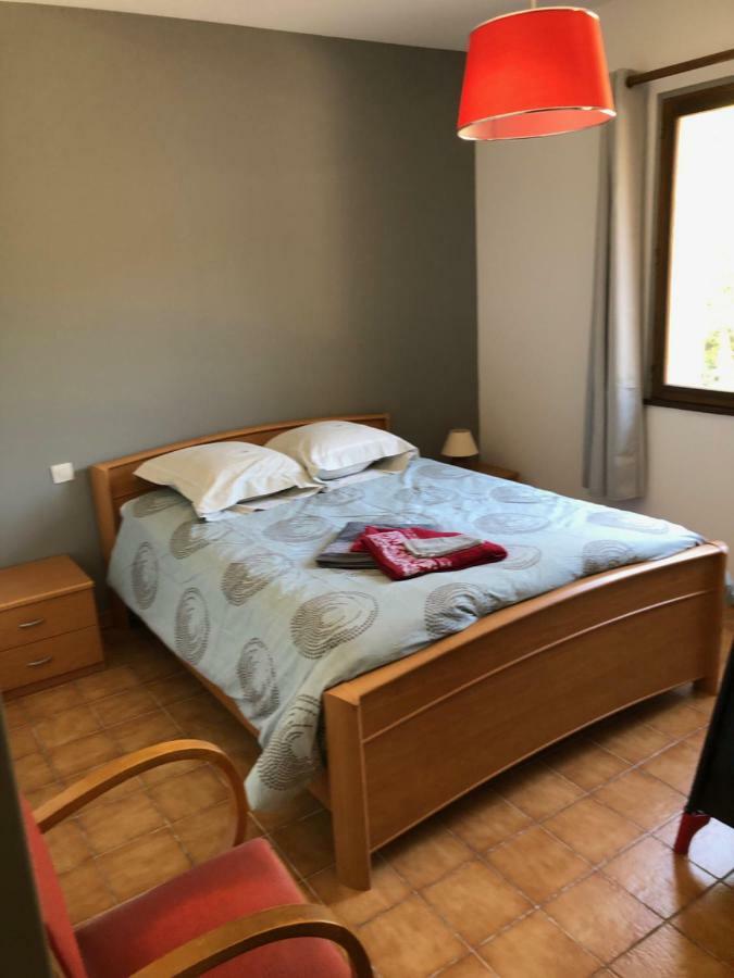 Maison D'En Face Salavas Bagian luar foto